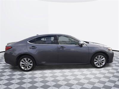 2015 Lexus ES 300h Hybrid   - Photo 5 - Midway City, CA 92655