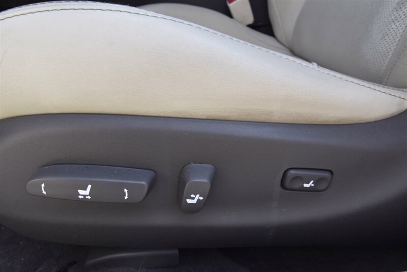 2011 Lexus IS 250 NAVIGATION   - Photo 13 - Midway City, CA 92655