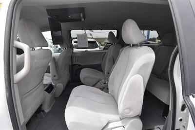 2019 Toyota Sienna LE 8-Passenger   - Photo 20 - Midway City, CA 92655