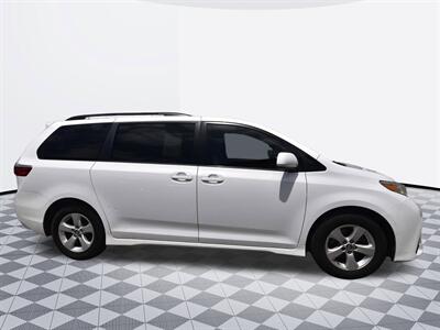 2019 Toyota Sienna LE 8-Passenger   - Photo 6 - Midway City, CA 92655