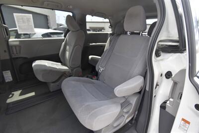 2019 Toyota Sienna LE 8-Passenger   - Photo 8 - Midway City, CA 92655