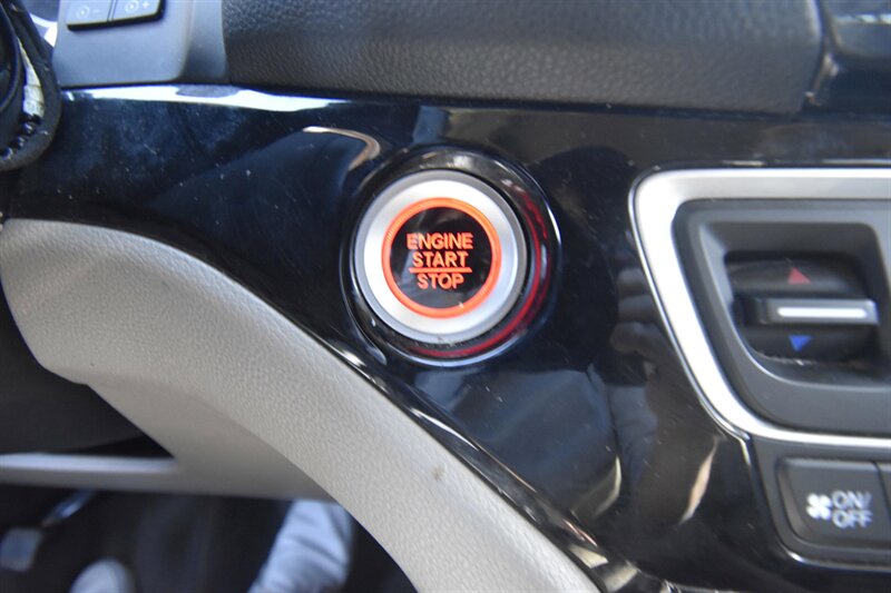 2017 Honda Pilot Elite   - Photo 16 - Midway City, CA 92655