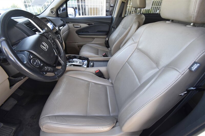 2017 Honda Pilot Elite   - Photo 11 - Midway City, CA 92655