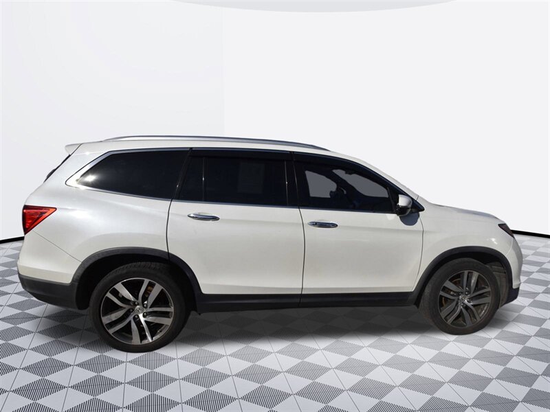 2017 Honda Pilot Elite   - Photo 4 - Midway City, CA 92655