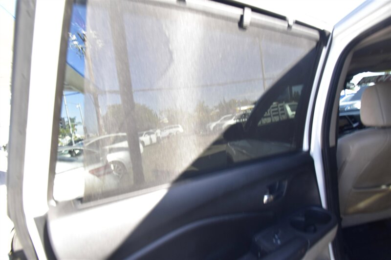 2017 Honda Pilot Elite   - Photo 20 - Midway City, CA 92655