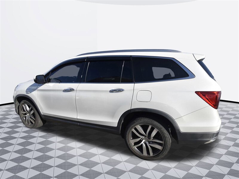 2017 Honda Pilot Elite   - Photo 5 - Midway City, CA 92655