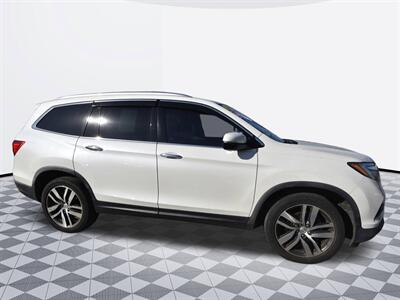 2017 Honda Pilot Elite   - Photo 3 - Midway City, CA 92655