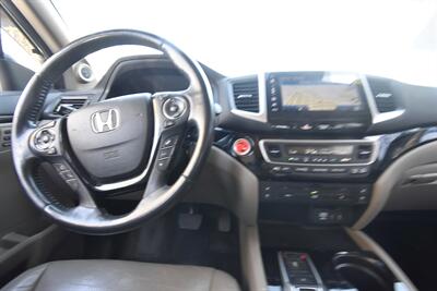 2017 Honda Pilot Elite   - Photo 10 - Midway City, CA 92655