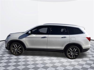 2017 Honda Pilot Elite   - Photo 2 - Midway City, CA 92655