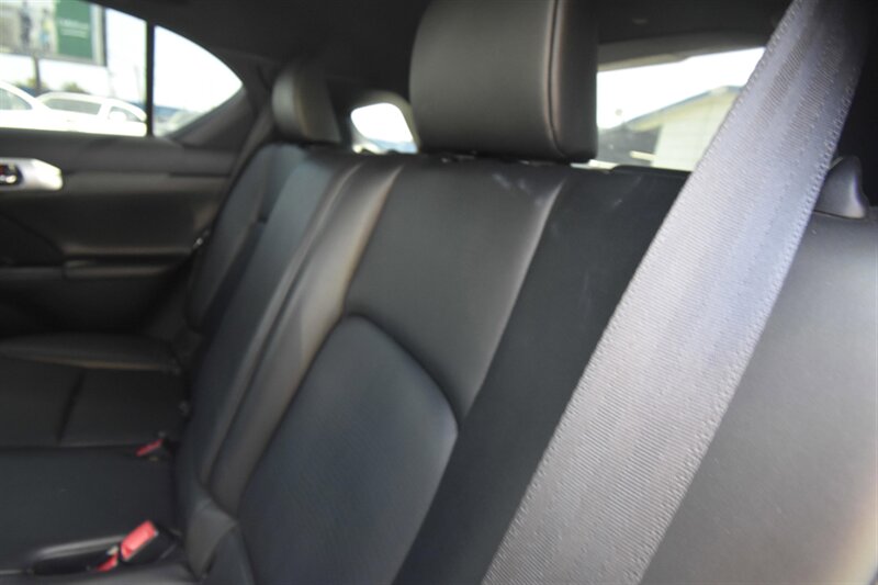 2013 Lexus CT 200h Hybrid   - Photo 10 - Midway City, CA 92655