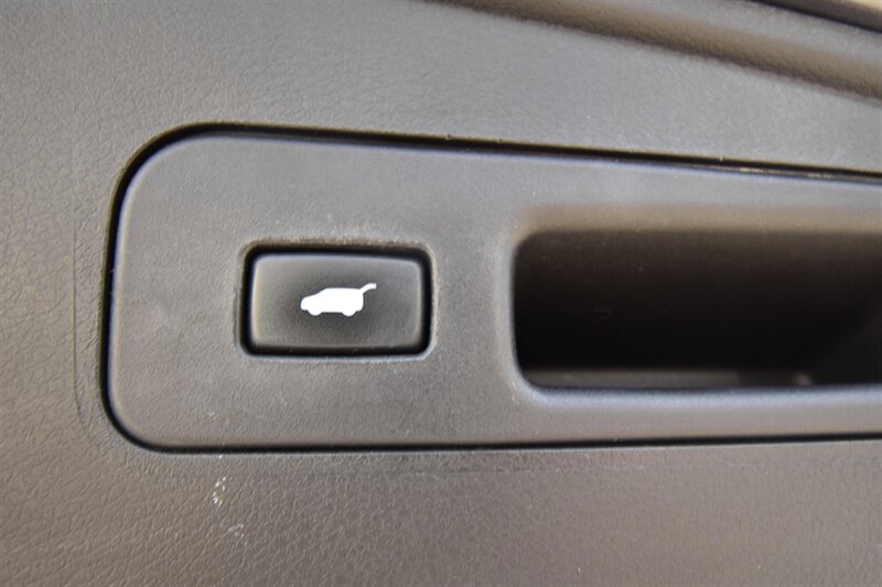 2018 Acura MDX w/Technology Pkg - Photo 19 - Midway City, CA 92655