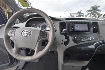 2014 Toyota Sienna SE - Photo 13 - Midway City, CA 92655