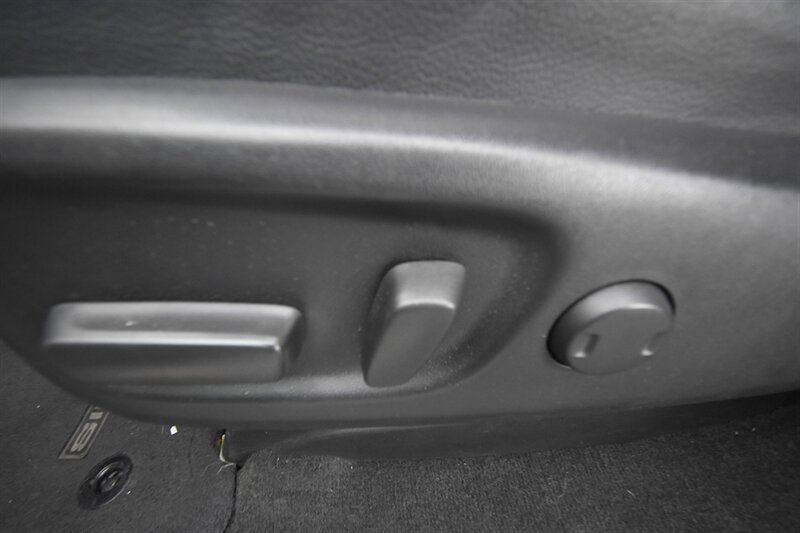 2014 Toyota Sienna SE - Photo 19 - Midway City, CA 92655