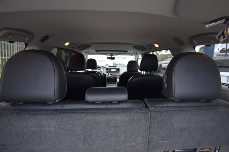 2014 Toyota Sienna SE - Photo 16 - Midway City, CA 92655