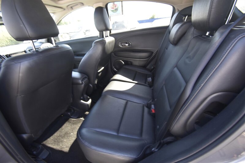 2017 Honda HR-V EX-L Navi   - Photo 10 - Midway City, CA 92655