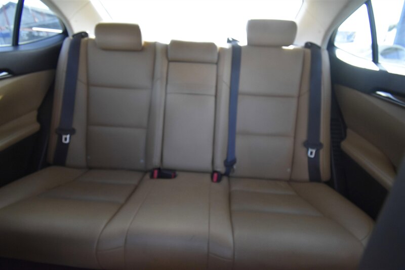 2016 Lexus ES 300h Hybrid   - Photo 10 - Midway City, CA 92655