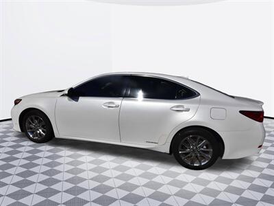 2016 Lexus ES 300h Hybrid   - Photo 6 - Midway City, CA 92655