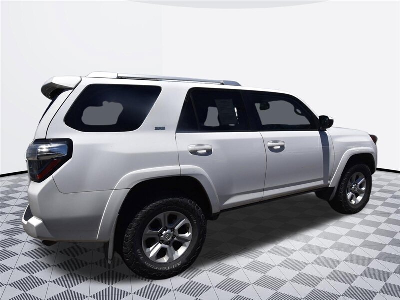 2016 Toyota 4Runner SR5 - Photo 4 - Midway City, CA 92655