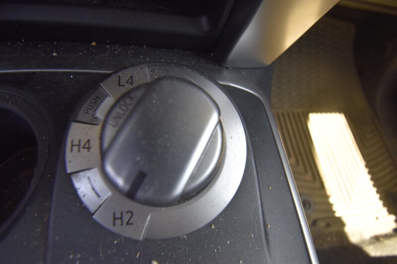 2016 Toyota 4Runner SR5 - Photo 7 - Midway City, CA 92655