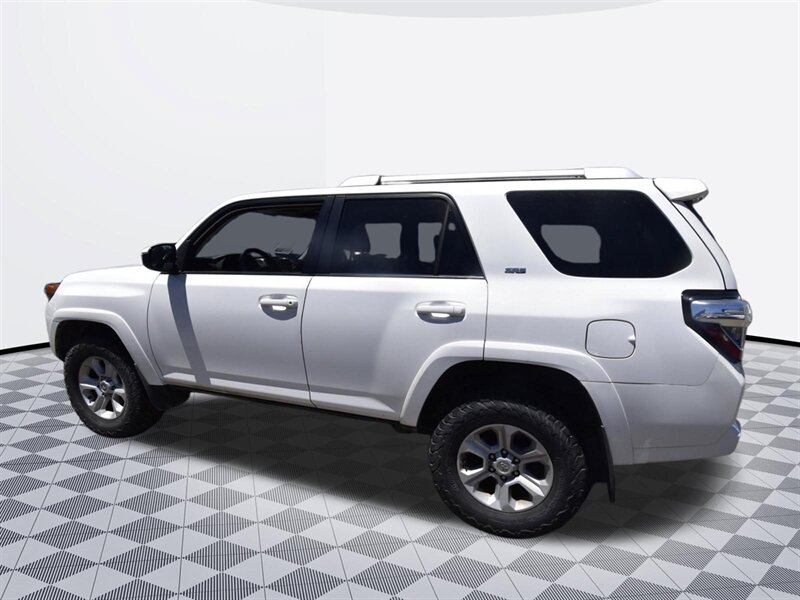 2016 Toyota 4Runner SR5 - Photo 24 - Midway City, CA 92655