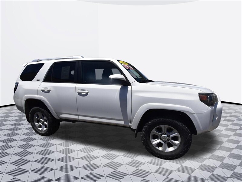 2016 Toyota 4Runner SR5 - Photo 6 - Midway City, CA 92655