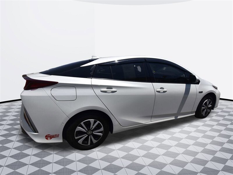 2017 Toyota Prius Prime Advanced*NAVIGATION   - Photo 9 - Midway City, CA 92655
