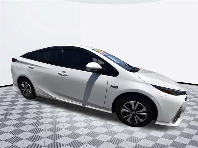 2017 Toyota Prius Prime Advanced*NAVIGATION   - Photo 5 - Midway City, CA 92655