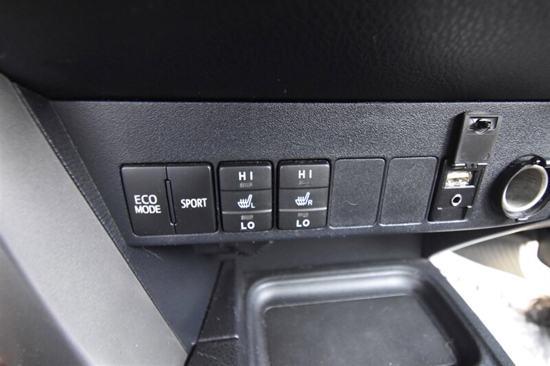 2017 Toyota RAV4 Limited*4x4   - Photo 9 - Midway City, CA 92655