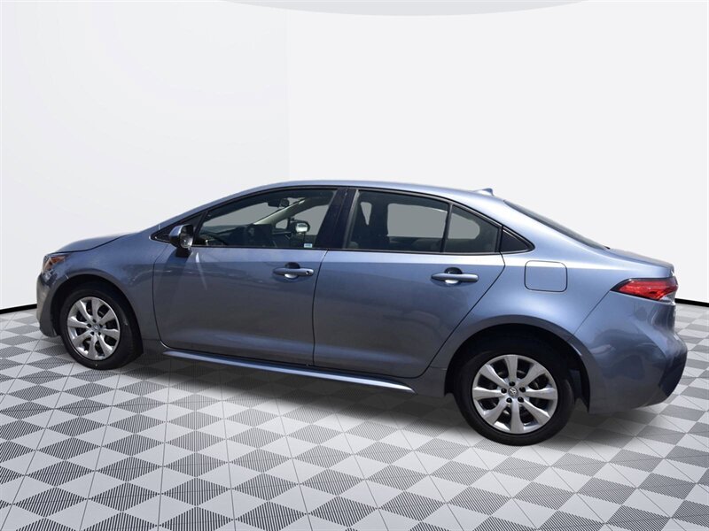 2024 Toyota Corolla LE   - Photo 4 - Midway City, CA 92655