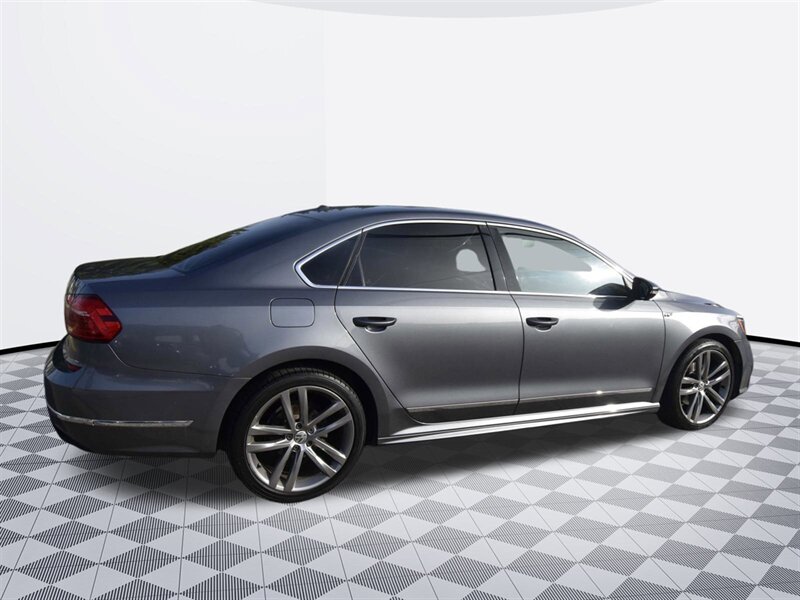 2016 Volkswagen Passat 1.8T R-Line   - Photo 5 - Midway City, CA 92655