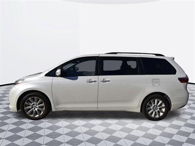 2015 Toyota Sienna Limited   - Photo 2 - Midway City, CA 92655