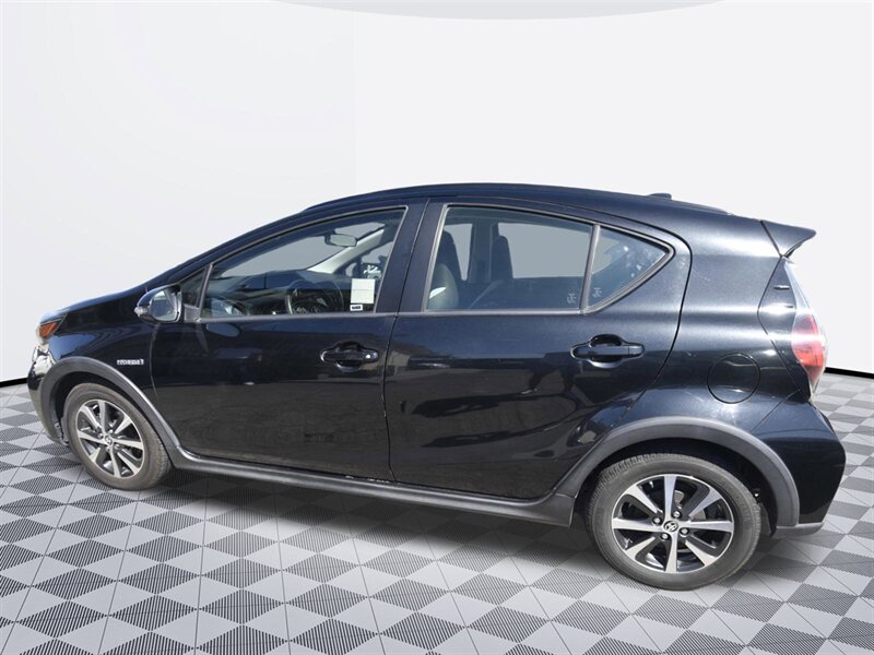 2018 Toyota Prius c Four   - Photo 6 - Midway City, CA 92655
