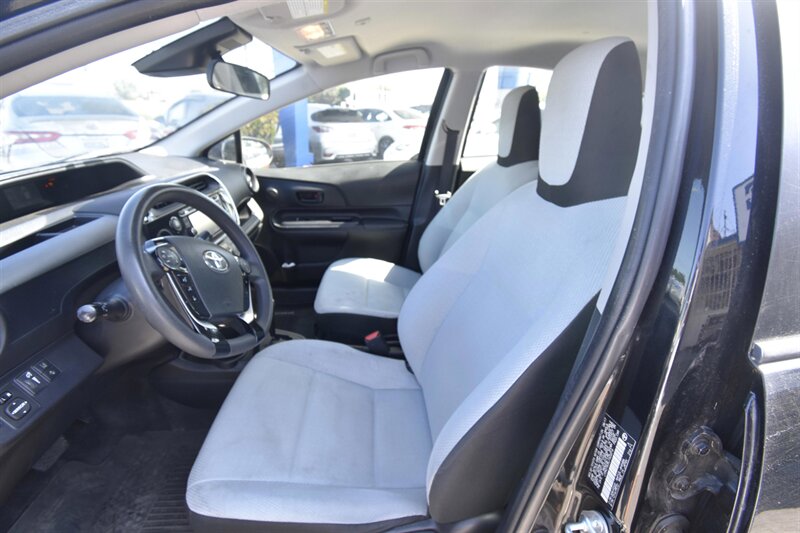 2018 Toyota Prius c Four   - Photo 2 - Midway City, CA 92655