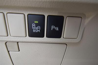 2014 Lexus ES 300h Hybrid   - Photo 11 - Midway City, CA 92655