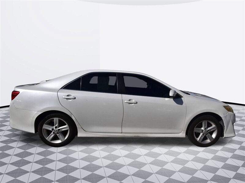 2014 Toyota Camry SE - Photo 3 - Midway City, CA 92655