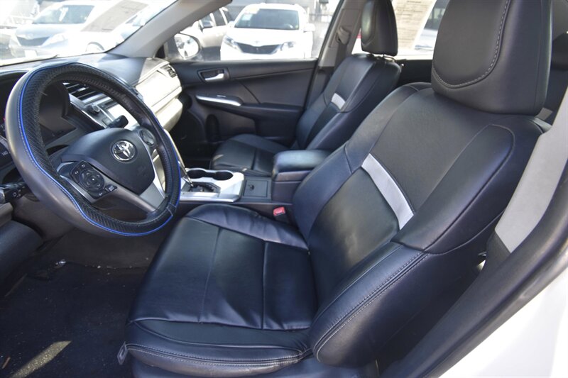 2014 Toyota Camry SE - Photo 2 - Midway City, CA 92655