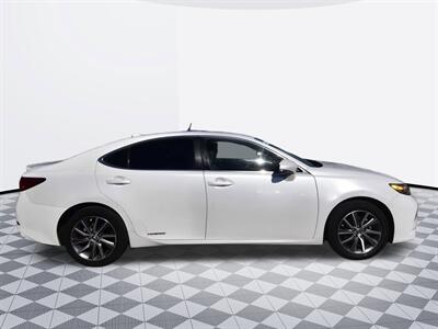 2016 Lexus ES 300h Hybrid   - Photo 4 - Midway City, CA 92655