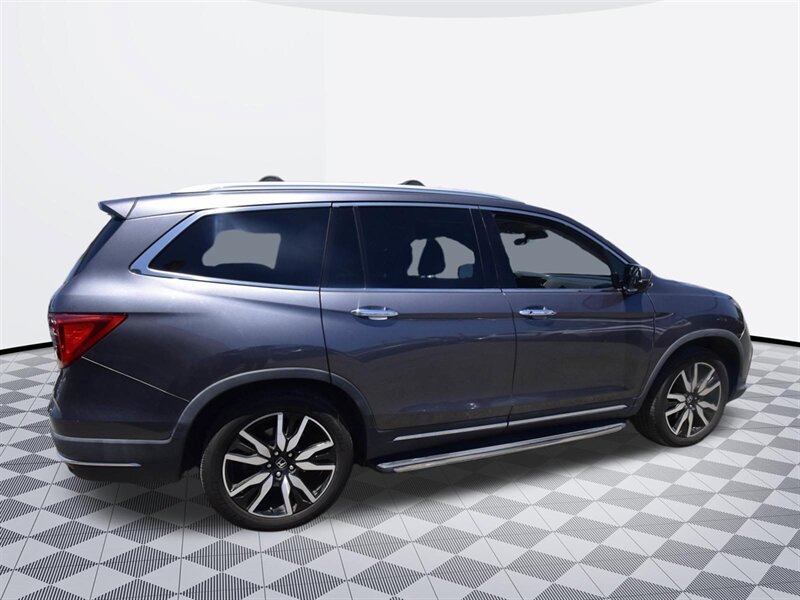2019 Honda Pilot Touring 7-Passenger   - Photo 4 - Midway City, CA 92655