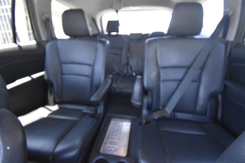 2019 Honda Pilot Touring 7-Passenger   - Photo 9 - Midway City, CA 92655