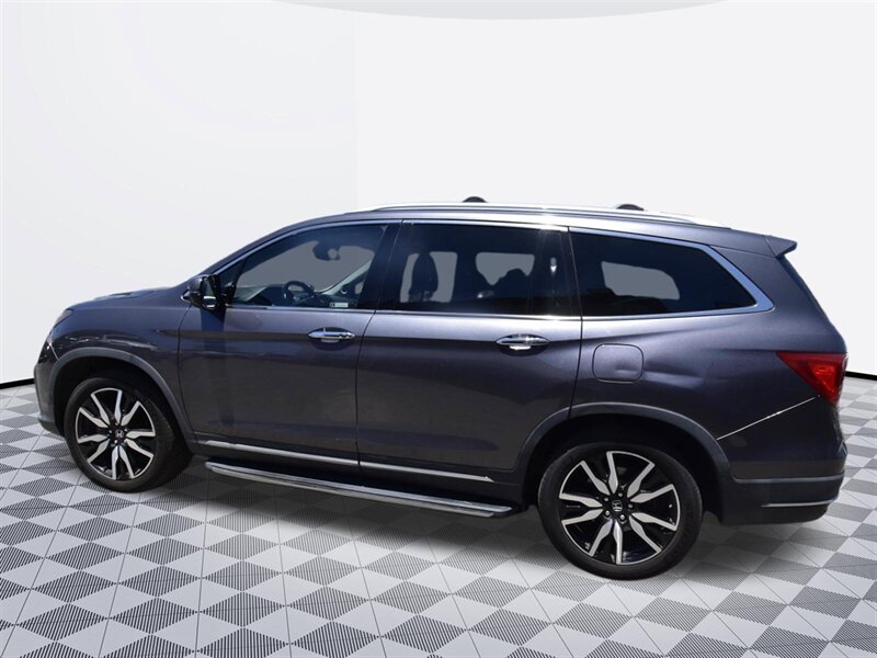 2019 Honda Pilot Touring 7-Passenger   - Photo 3 - Midway City, CA 92655