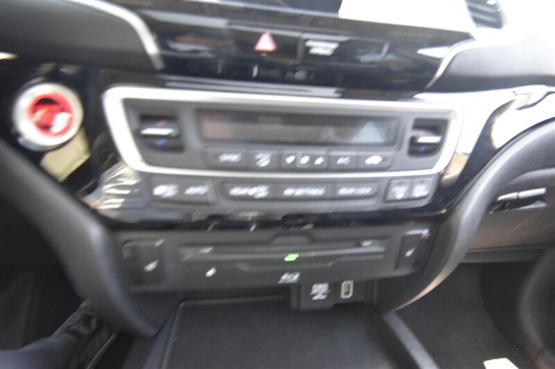 2019 Honda Pilot Touring 7-Passenger   - Photo 26 - Midway City, CA 92655