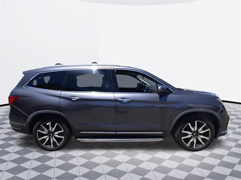 2019 Honda Pilot Touring 7-Passenger   - Photo 6 - Midway City, CA 92655