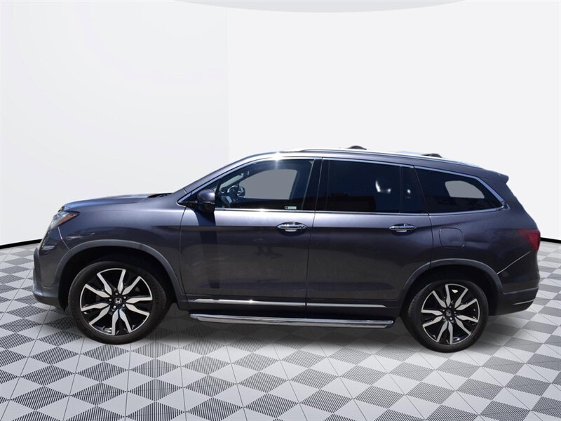2019 Honda Pilot Touring 7-Passenger   - Photo 2 - Midway City, CA 92655