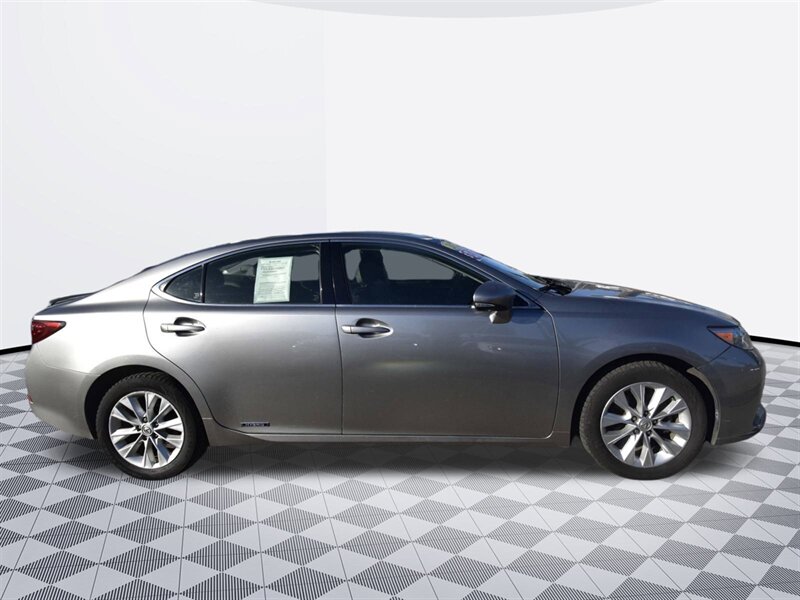 2015 Lexus ES 300h Hybrid   - Photo 6 - Midway City, CA 92655