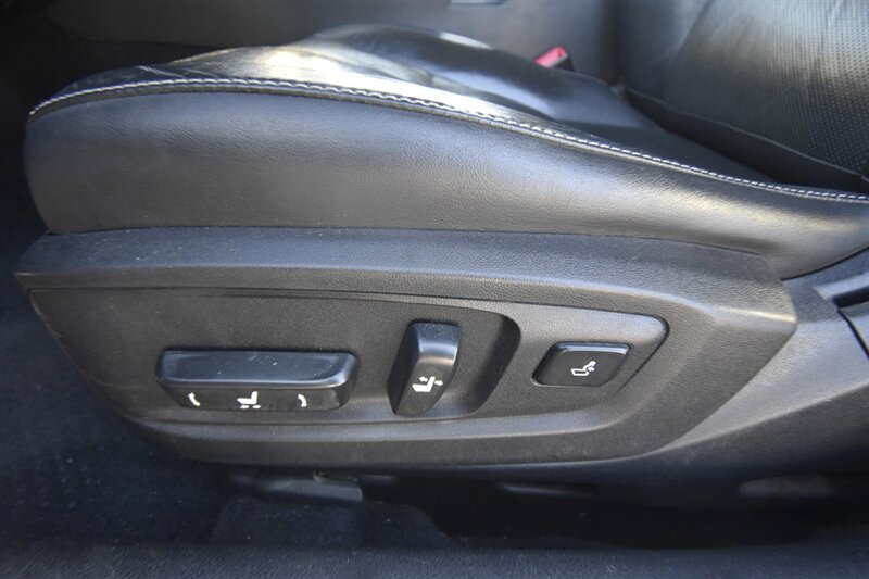 2015 Lexus ES 300h Hybrid   - Photo 16 - Midway City, CA 92655