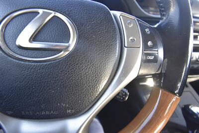 2015 Lexus ES 300h Hybrid   - Photo 14 - Midway City, CA 92655