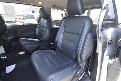 2016 Toyota Sienna SE Premium 8-Passenger   - Photo 9 - Midway City, CA 92655