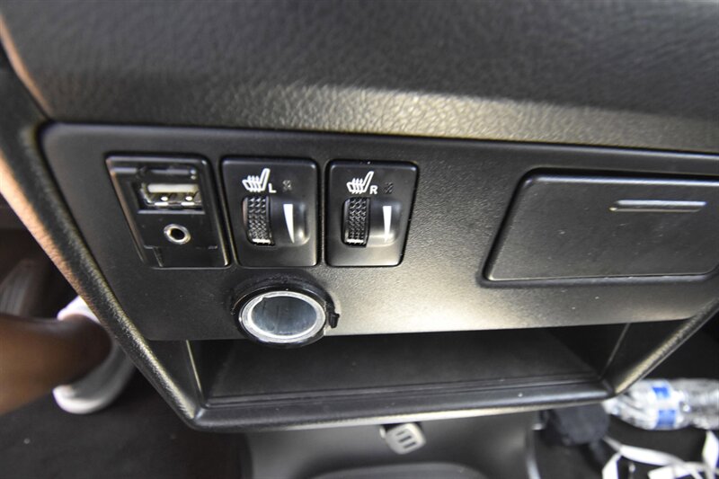 2016 Toyota Sienna SE Premium 8-Passenger   - Photo 16 - Midway City, CA 92655