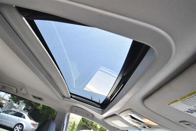 2016 Toyota Sienna SE Premium 8-Passenger   - Photo 23 - Midway City, CA 92655