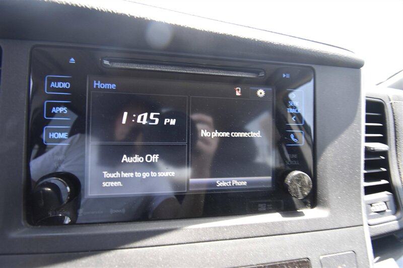 2016 Toyota Sienna SE Premium 8-Passenger   - Photo 18 - Midway City, CA 92655